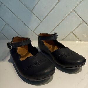 Adelisa & Co black leather Mary Jane shoes
